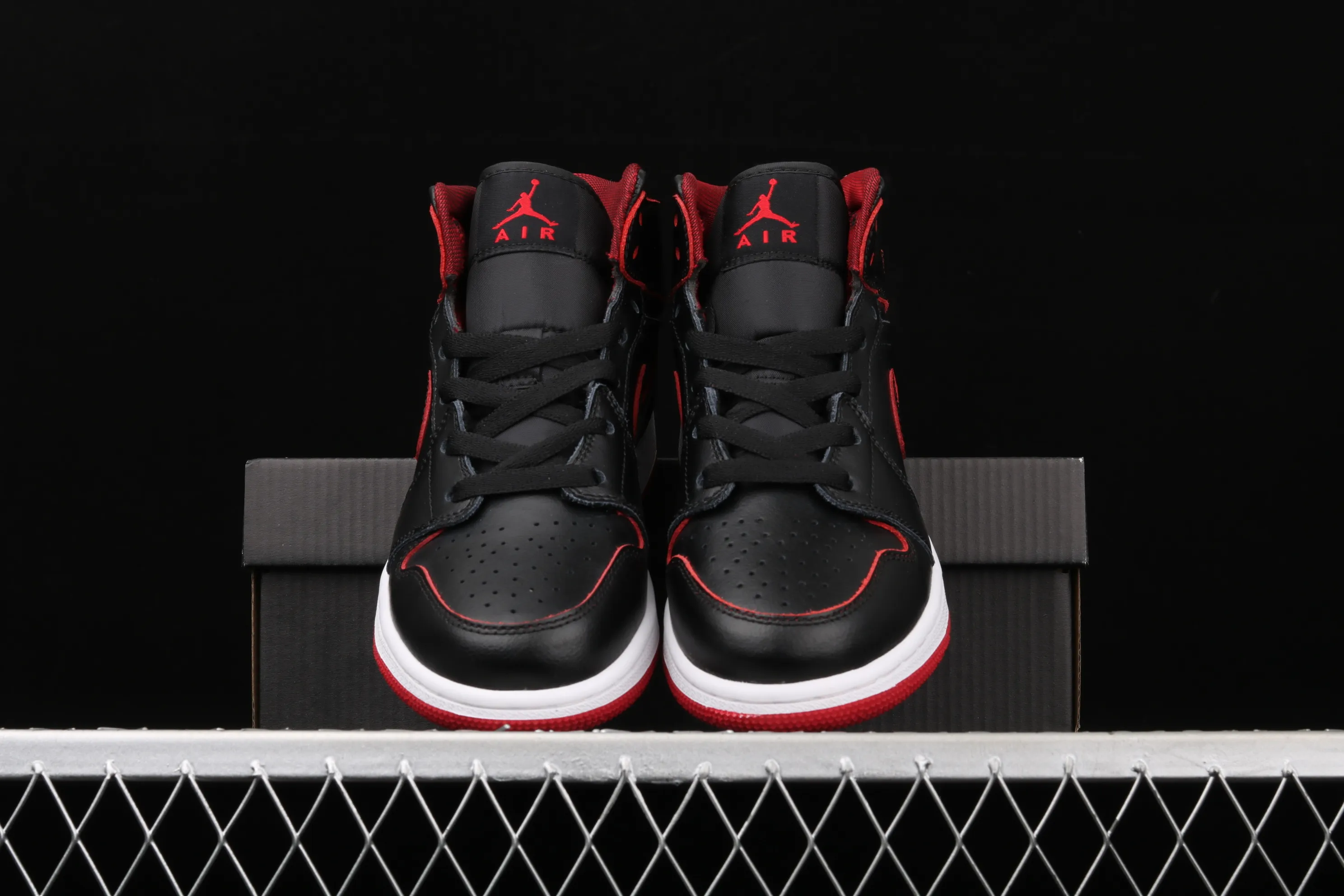 All categories Air Jordan Jordan series basketball shoes Air Jordan 1 Mid Air Jordan 1 Mid AJ1 Joe 1 black red China basketball shoes 554725-028